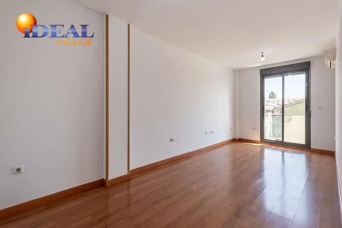Bedroom of Flat for sale in Armilla  with Air Conditioner, Heating and Balcony