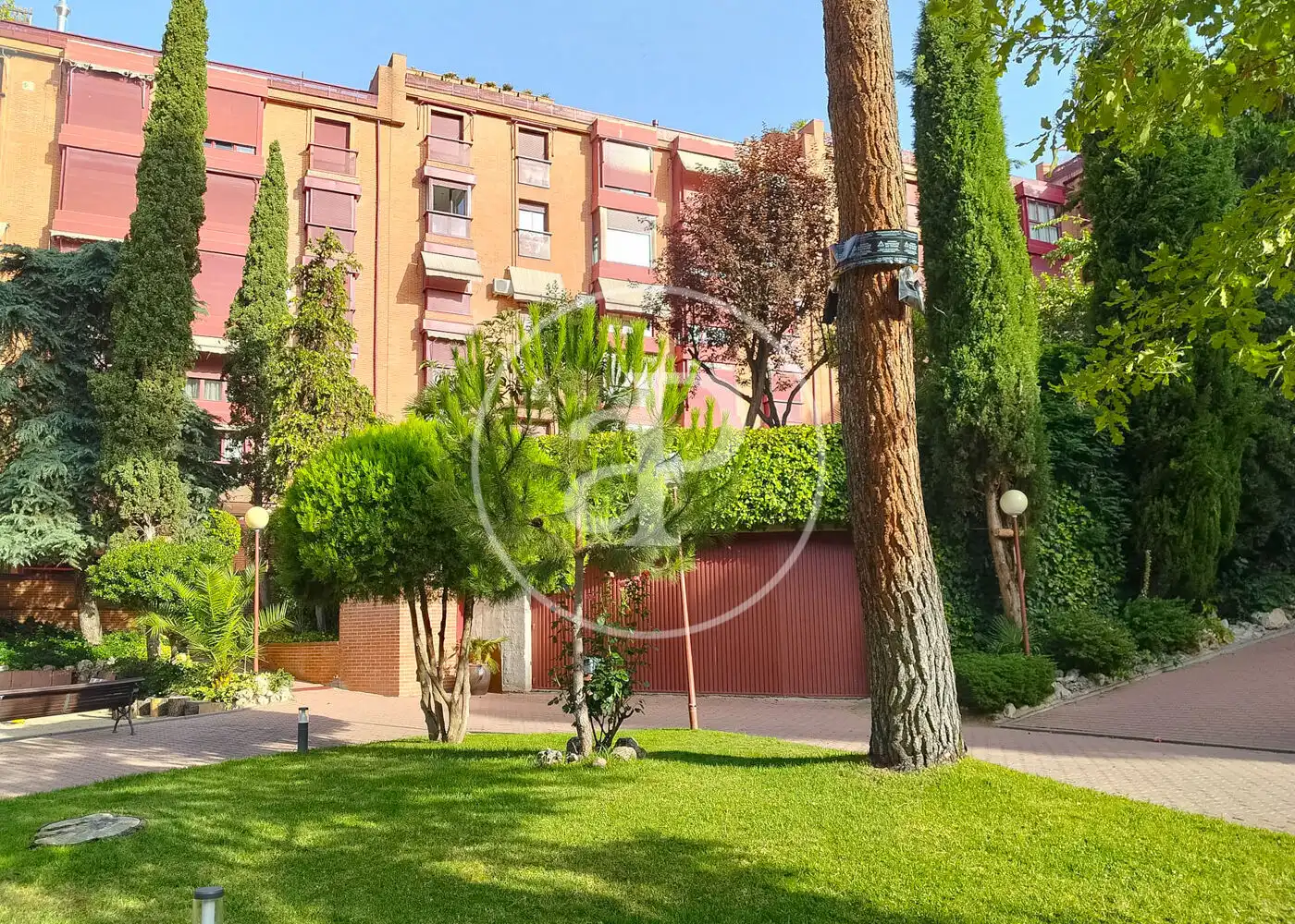 Vista exterior de Pis en venda en Madrid amb Aire condicionat, Calefacció i Jardí privat
