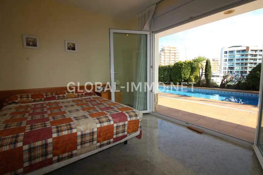 Vista exterior de Casa o chalet en venta en Roses con Aire acondicionado, Calefacción y Jardín privado