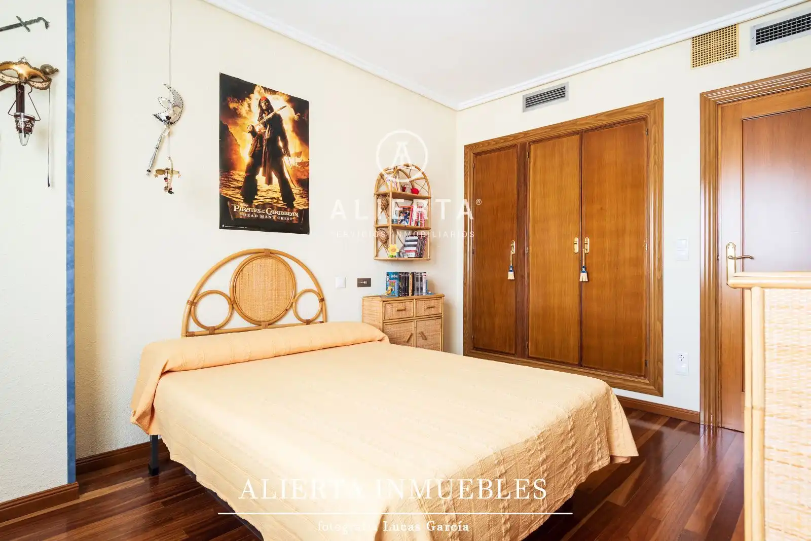 Bedroom of Flat for sale in Zaragoza  with Air Conditioner, Heating and Terrace