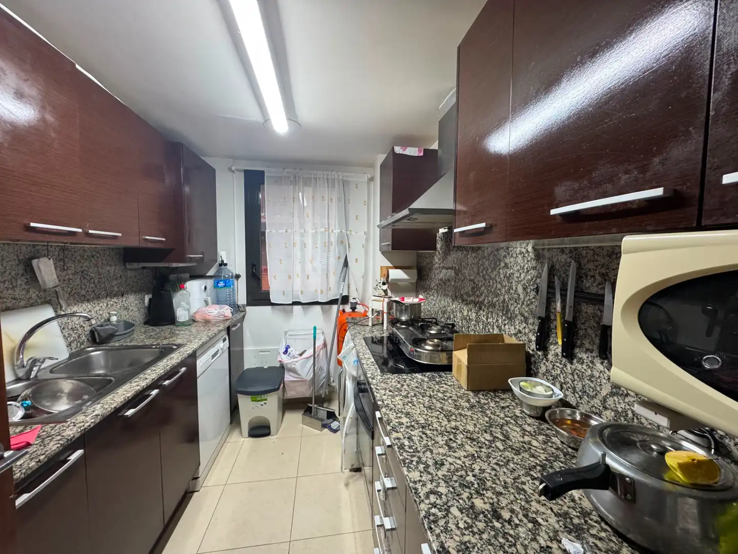 Cocina de Piso en venta en Olot con Calefacción, Trastero y Balcón