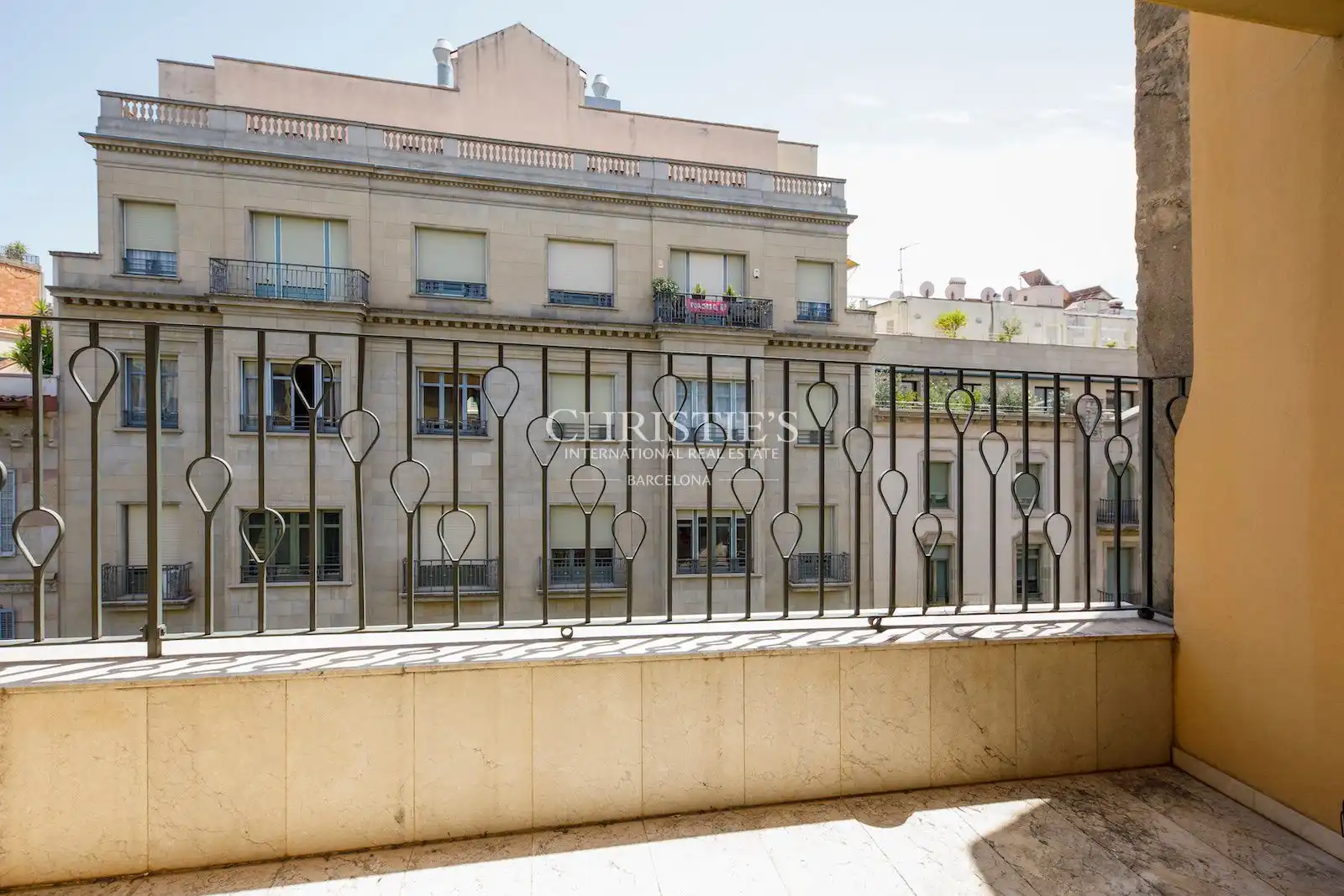 Vista exterior de Dúplex en venda en Barcelona amb Aire condicionat i Terrassa
