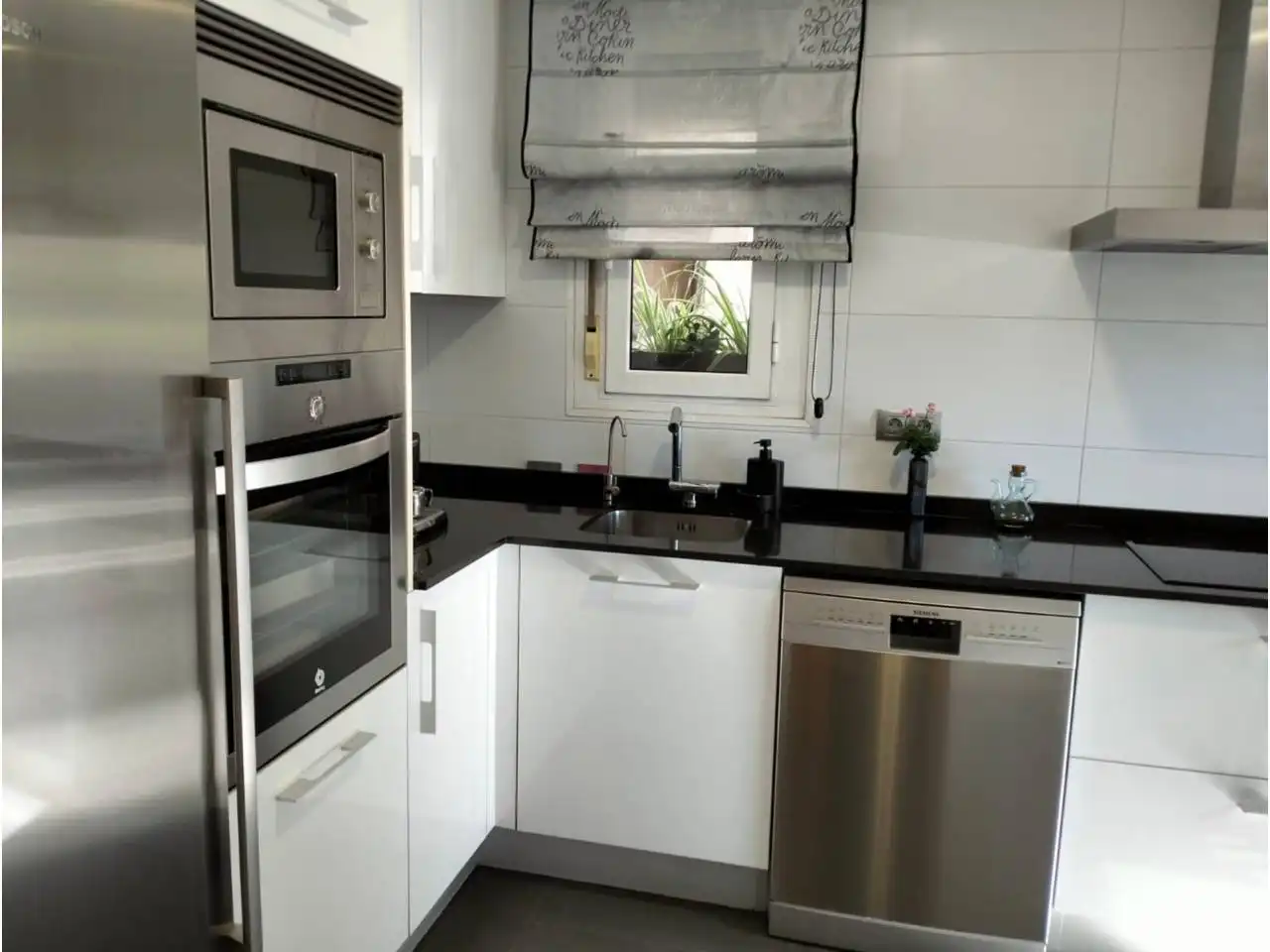 Cuina de Casa o xalet en venda en Mont-roig del Camp amb Aire condicionat, Calefacció i Terrassa