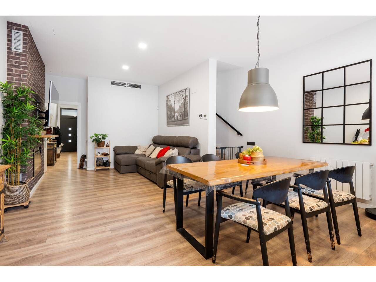 Living room of Single-family semi-detached for sale in Terrassa  with Air Conditioner, Heating and Private garden