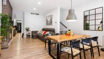 Sala d'estar de Casa adosada en venda en Terrassa amb Aire condicionat, Calefacció i Jardí privat