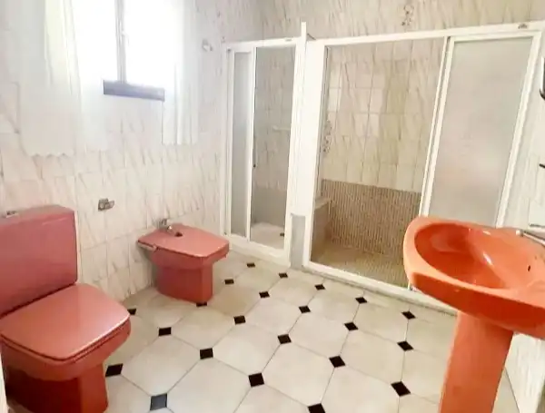 Bany de Casa o xalet en venda en Vélez-Málaga amb Aire condicionat, Jardí privat i Terrassa