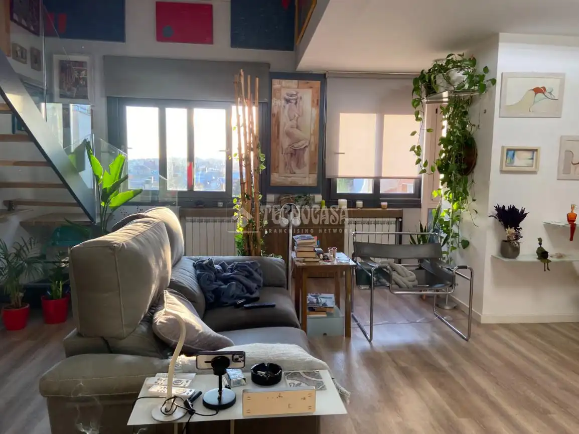 Sala d'estar de Àtic en venda en Barcelona amb Aire condicionat