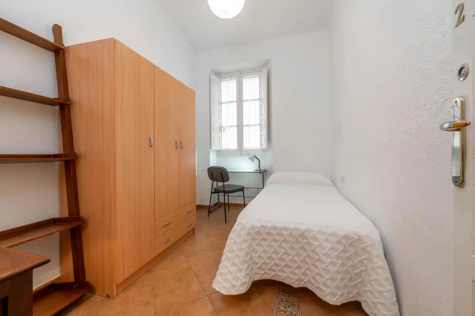 Habitació a PINTOR RODRIGUEZ ACOSTA, Camino de Ronda