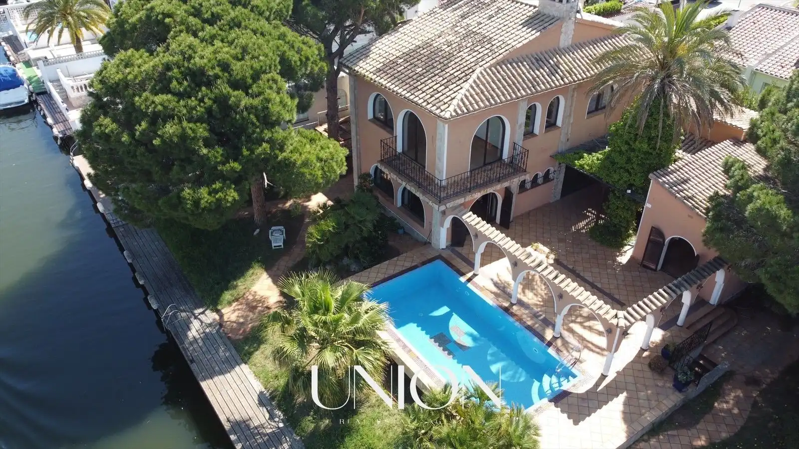 Chalet con piscina en venta en Requesens, imagen 4