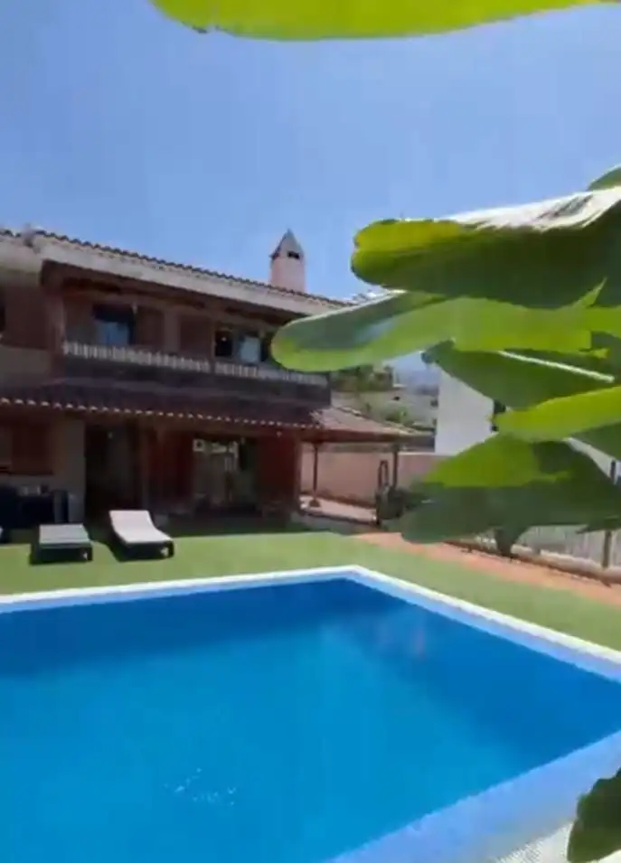 Piscina de Casa o chalet en venta en La Orotava con Aire acondicionado, Calefacción y Jardín privado
