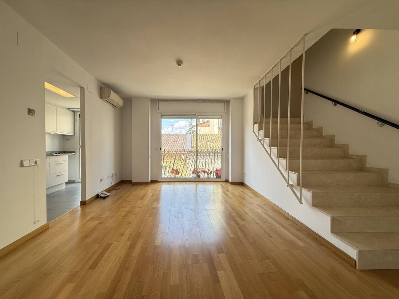 Sala d'estar de Dúplex en venda en Terrassa amb Aire condicionat, Calefacció i Parquet