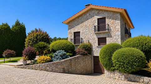 Una forma excepcional de vivir junto a Portugal piscina, jardín y espacios únicos