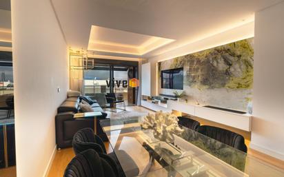 Living room of Flat for sale in  Sevilla Capital  with Air Conditioner, Heating and Terrace