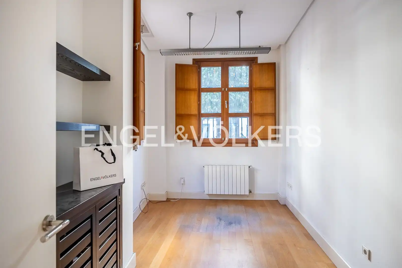 Houses for sale in Sevilla  with Air Conditioner, Heating and Storage room