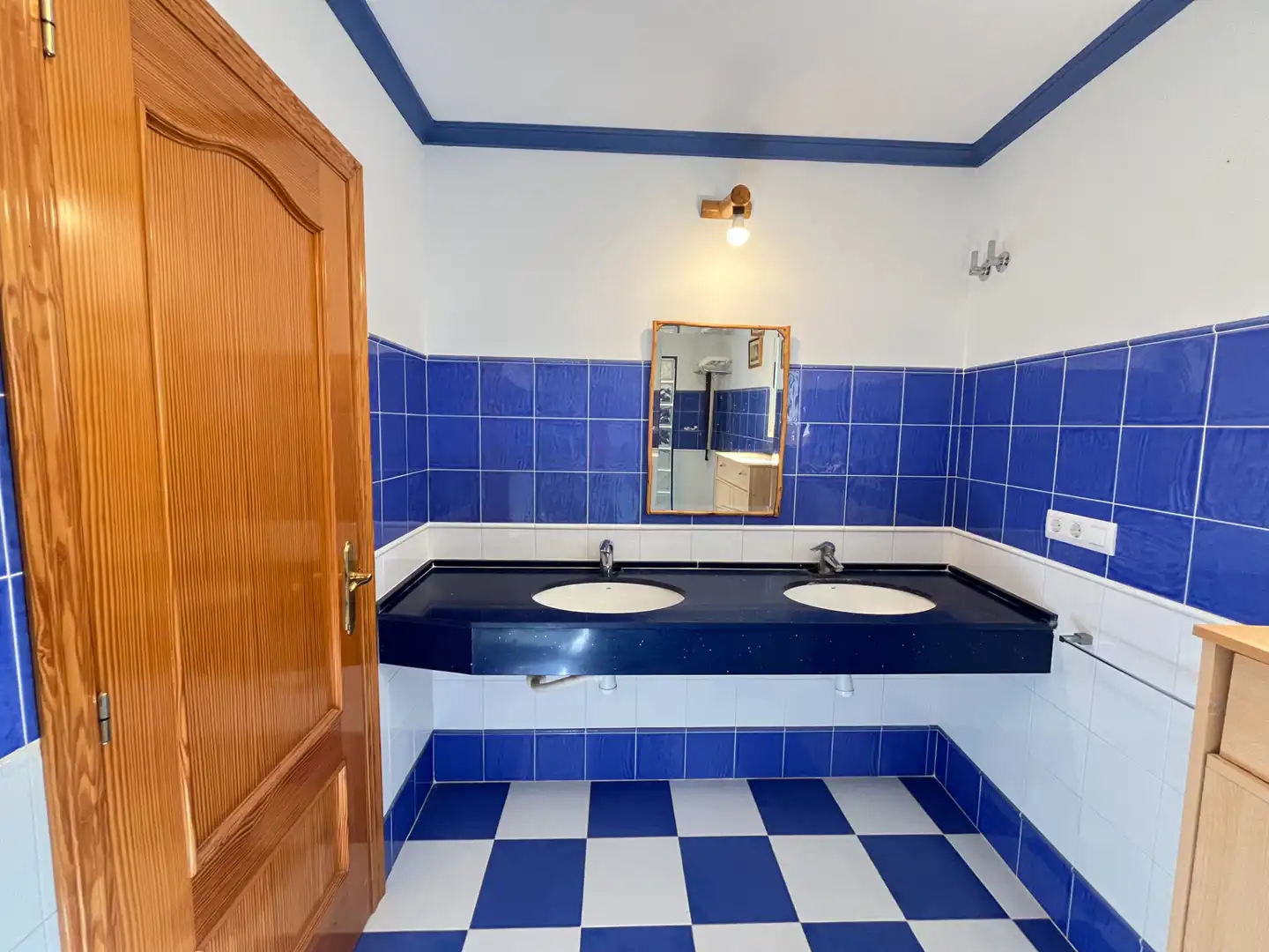 Bany de Casa o xalet en venda en Sagunto / Sagunt amb Aire condicionat, Calefacció i Jardí privat