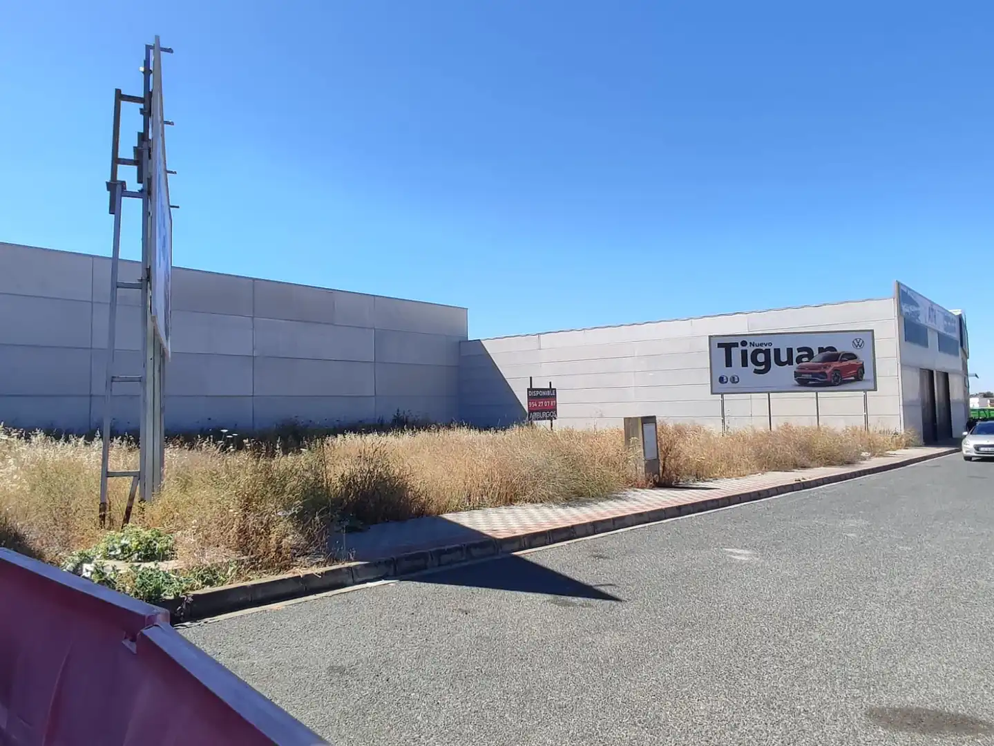 Exterior view of Industrial land for sale in Dos Hermanas