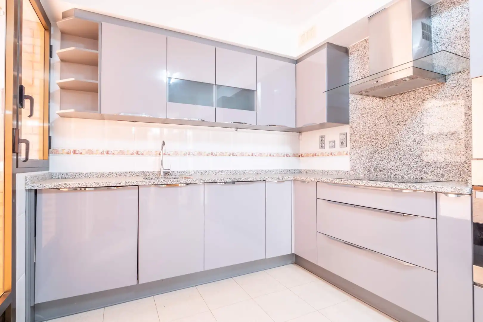 Kitchen of Flat for sale in Zaragoza  with Air Conditioner, Heating and Parquet flooring