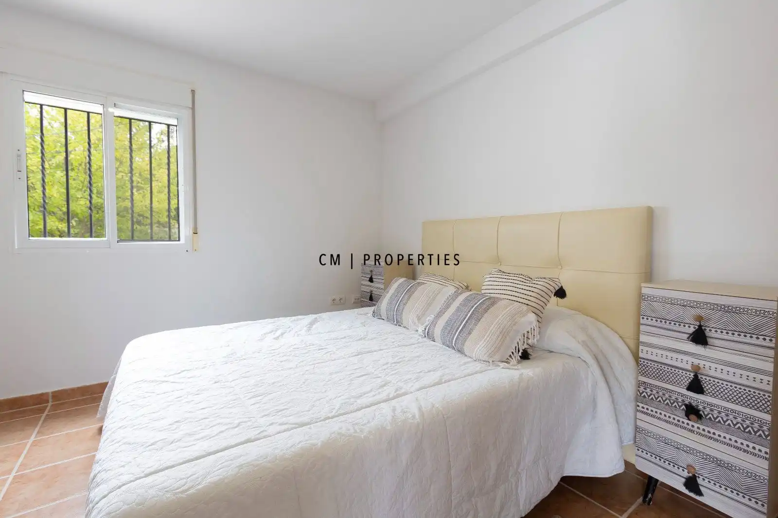 Bedroom of Houses for sale in Chiva  with Air Conditioner, Heating and Terrace