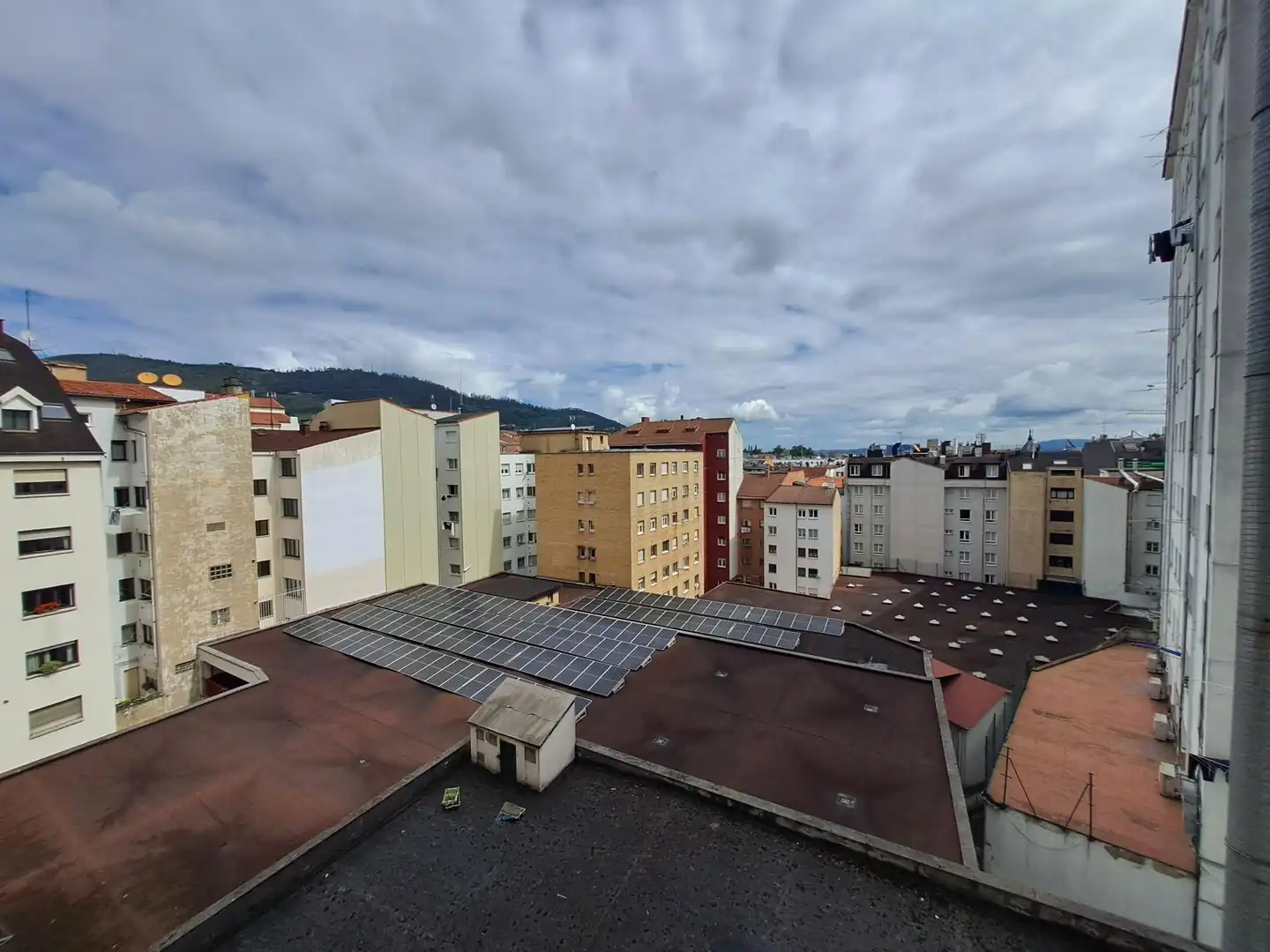Aparcament de Pis en venda en Oviedo  amb Traster