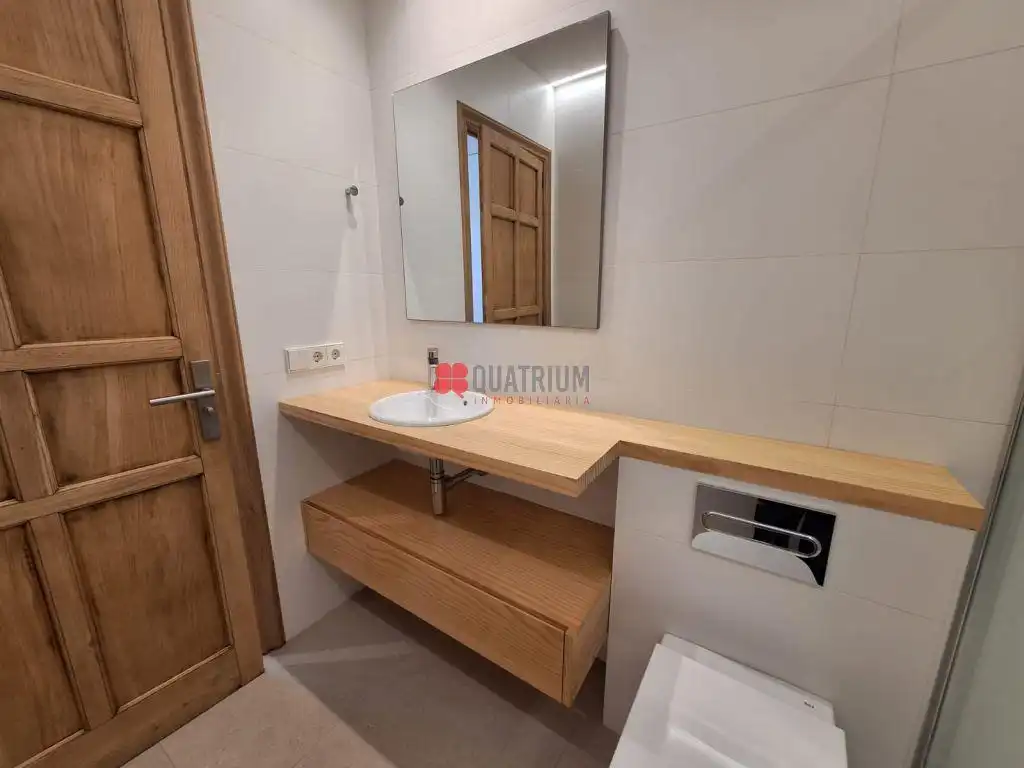 Baño de Piso de alquiler en Santiago de Compostela  con Calefacción