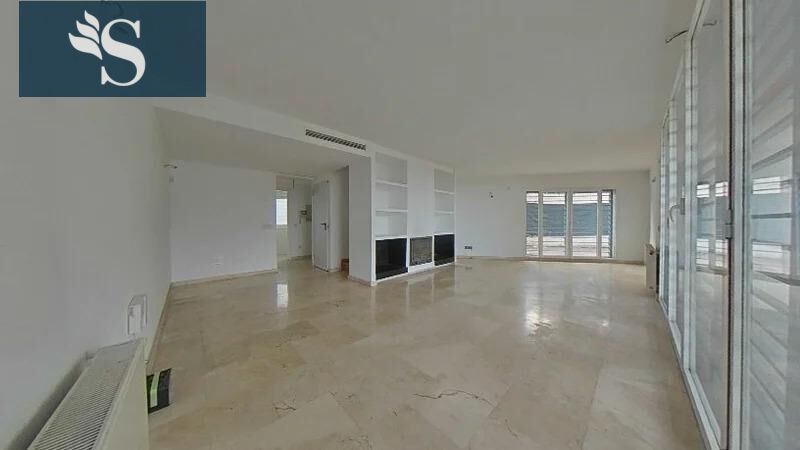 Sala d'estar de Casa adosada en venda en Aranjuez amb Calefacció, Jardí privat i Terrassa