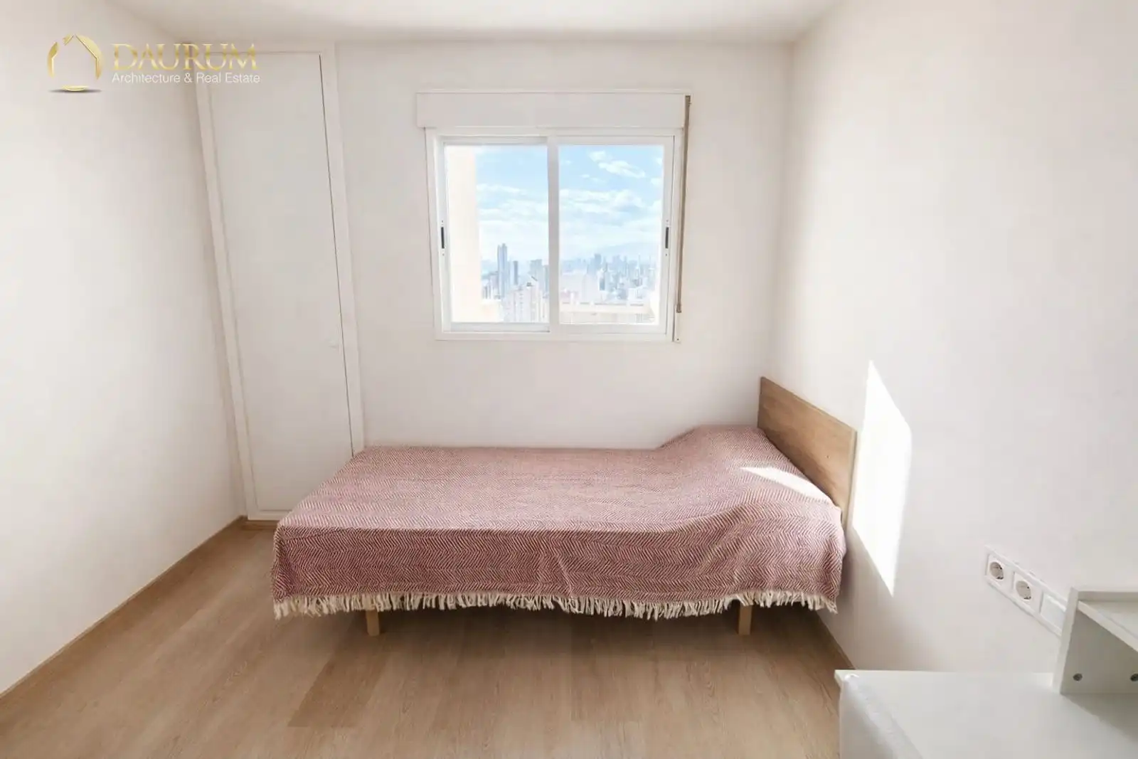 Appartamento con piscina in vendita a CALLE DE VIENA, 1, imagen 16