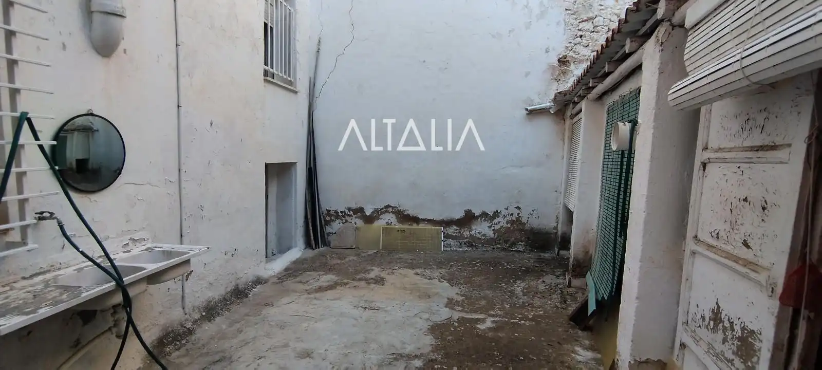 Vista exterior de Casa o xalet en venda en Cuenca amb Calefacció, Jardí privat i Balcó