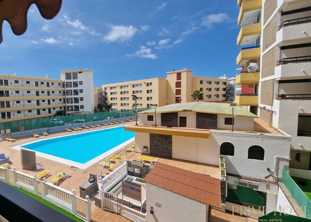 Piscina de Apartament de lloguer en San Bartolomé de Tirajana amb Aire condicionat, Balcó i Piscina comunitària