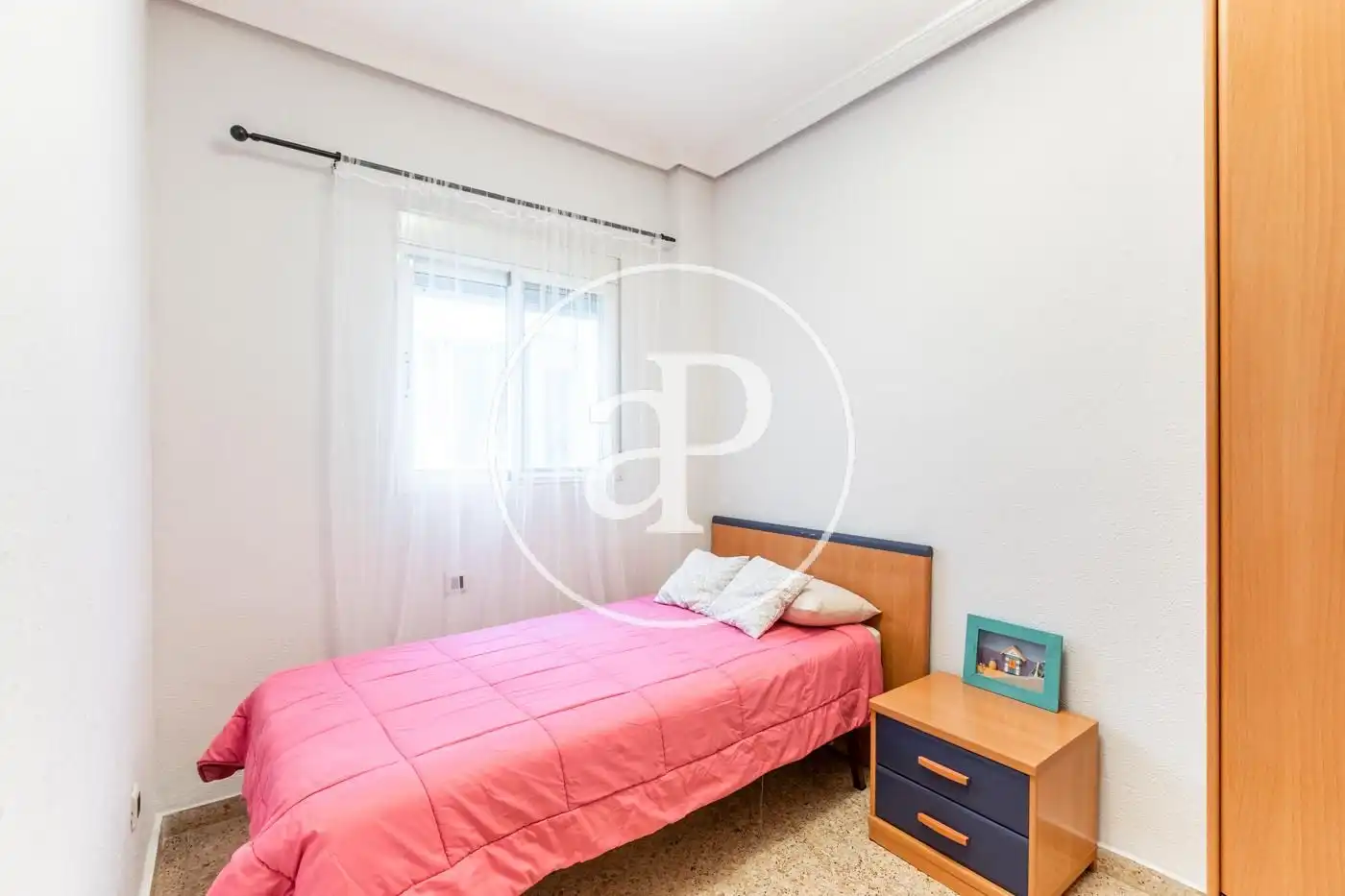 Schlafzimmer von Wohnung zur Miete in Valencia mit Klimaanlage, Heizung und Möbliert