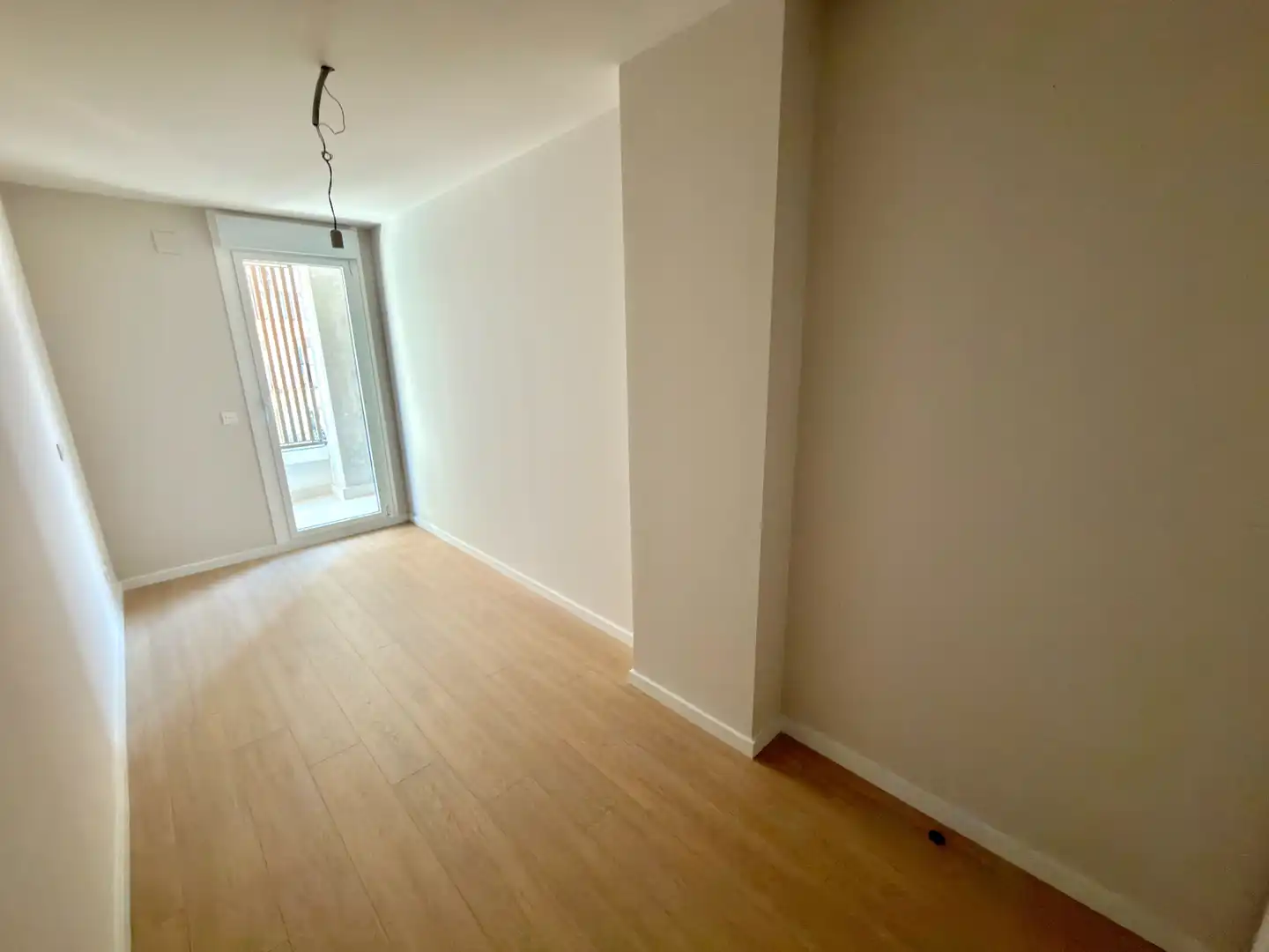 Flat for sale in Valencia  with Air Conditioner, Parquet flooring and Terrace