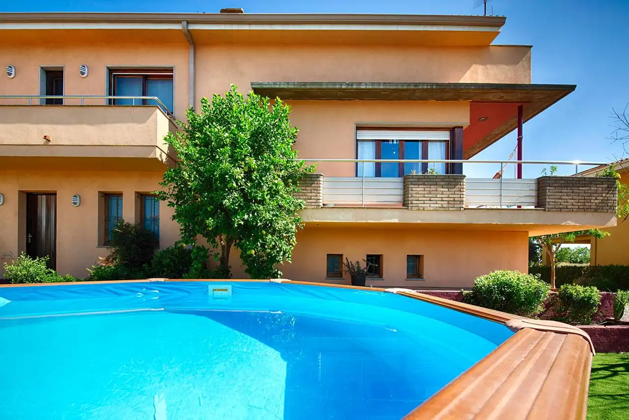 Piscina de Casa o chalet en venta en Porqueres con Calefacción, Jardín privado y Parquet