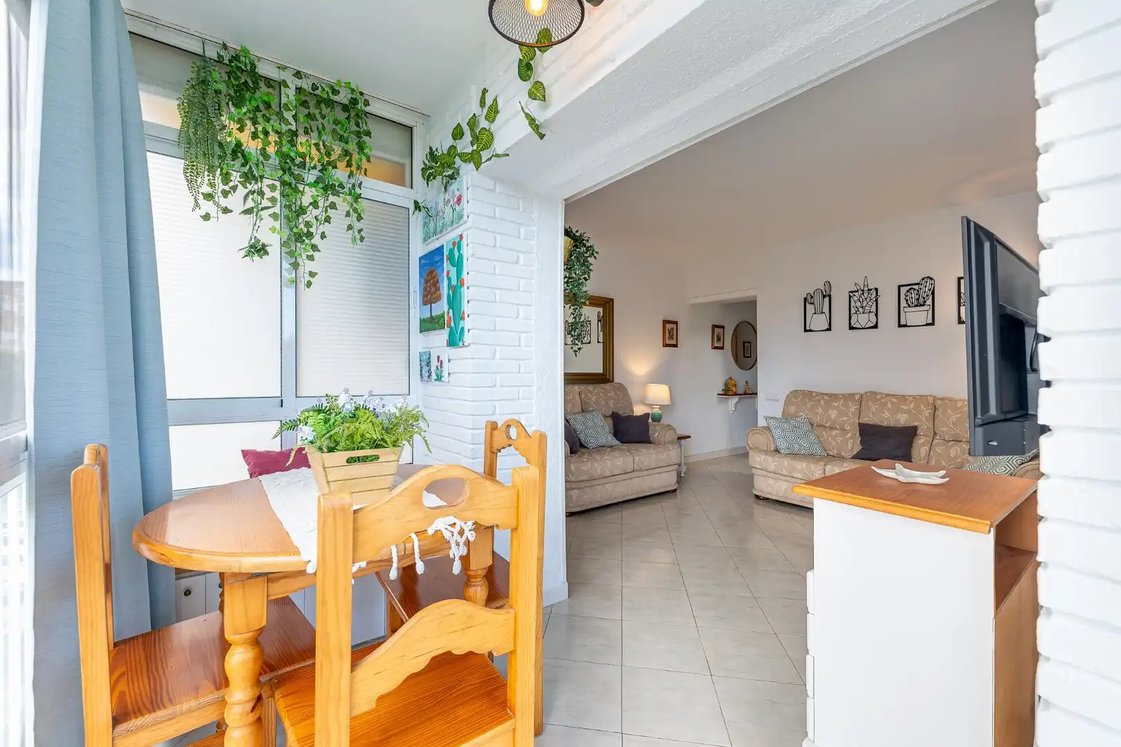 Wohnzimmer von Wohnungen zur Miete in Benalmádena mit Klimaanlage, Heizung und Privatgarten