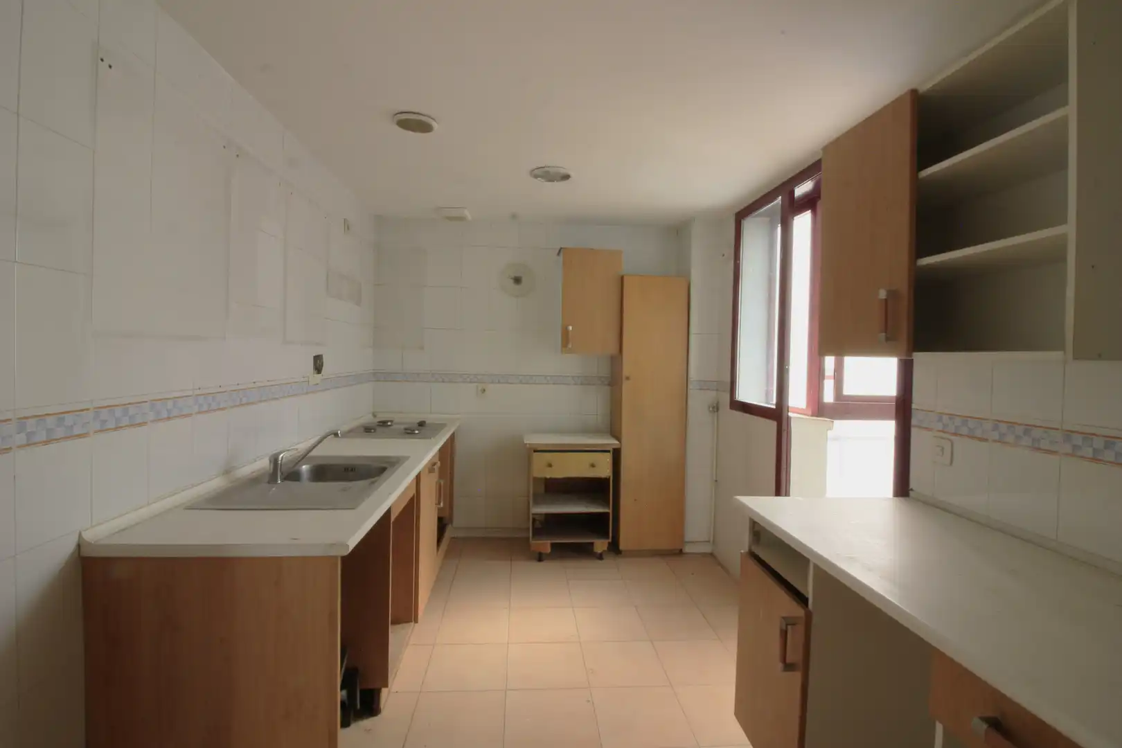 Cuina de Pis en venda en Madrid amb Parquet, Traster i Alarma