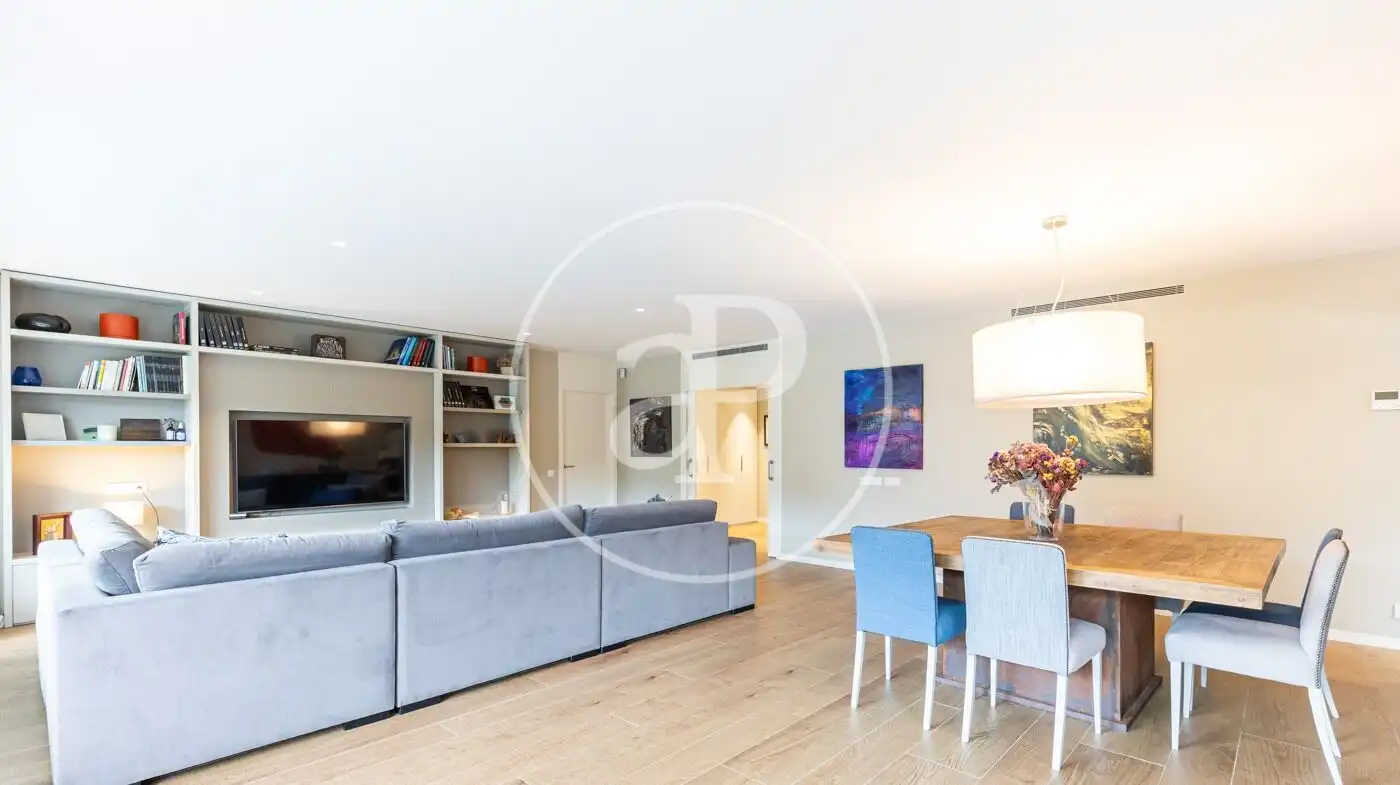 Living room of Flat for sale in Sant Cugat del Vallès  with Air Conditioner, Heating and Private garden