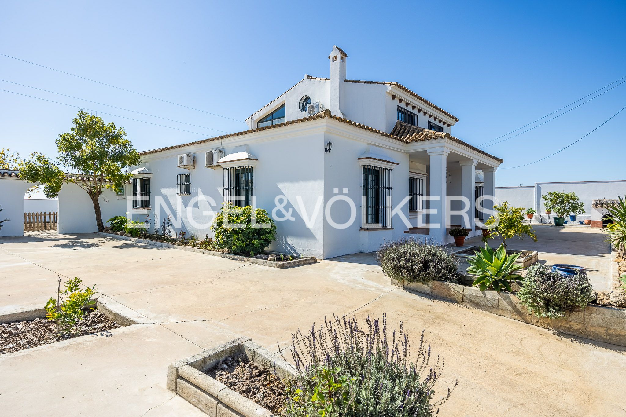 Exterior view of Houses for sale in Castilleja del Campo  with Air Conditioner, Heating and Private garden