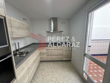 House with balcony for sale in Calle Guatemala