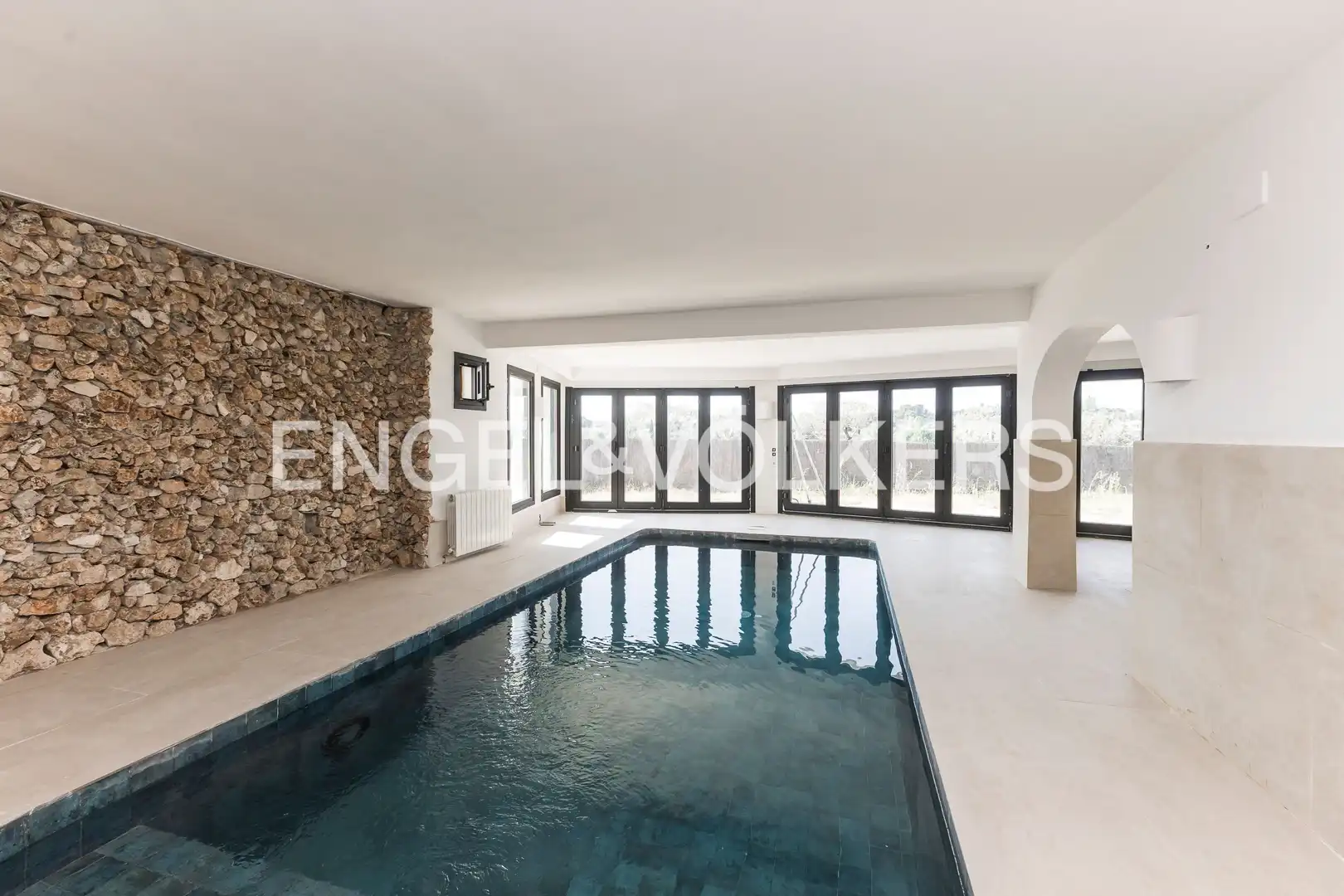 Swimming pool of Houses for rent in Ciudalcampo  with Air Conditioner, Heating and Private garden