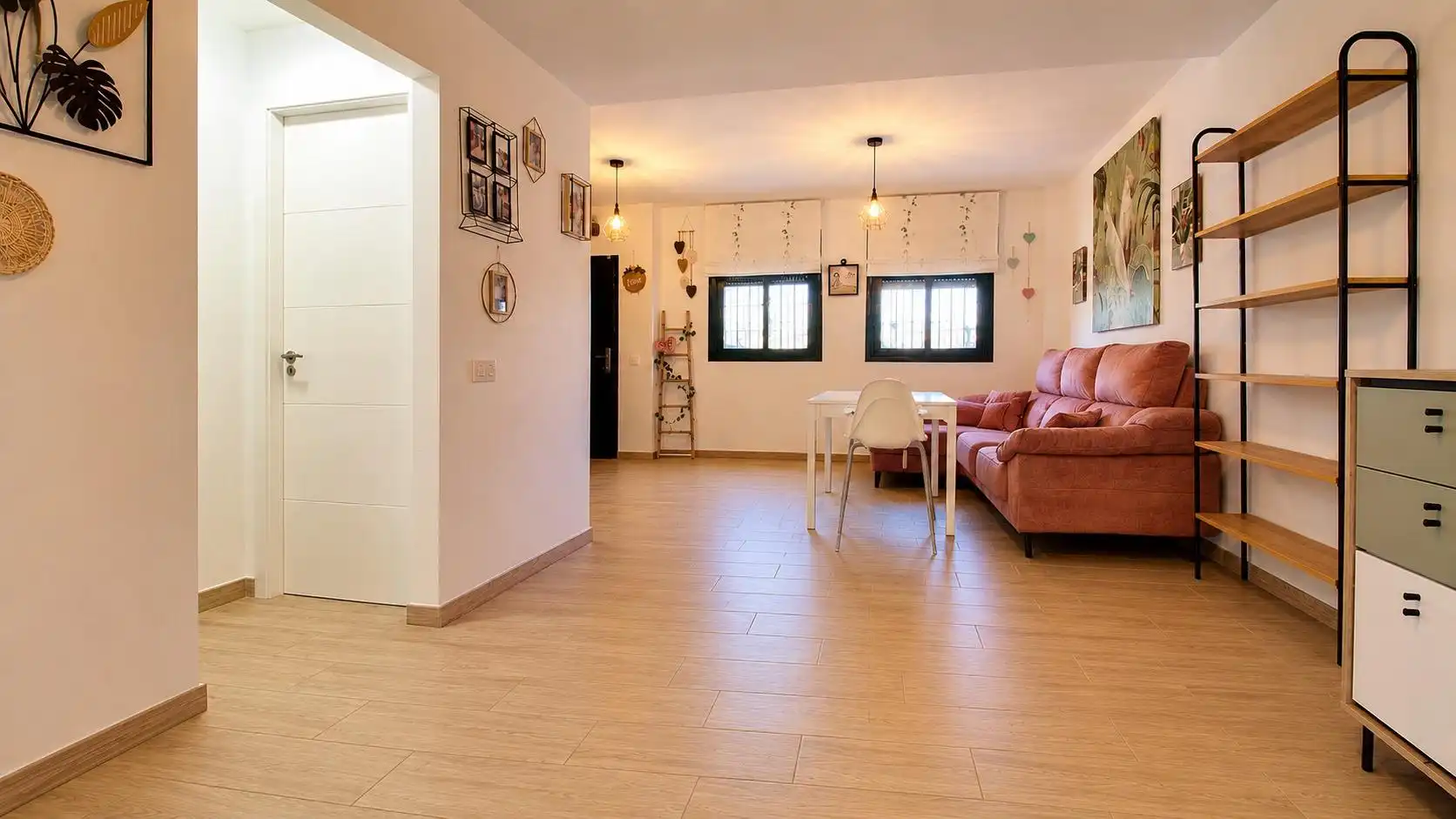 Sala d'estar de Casa adosada en venda en Alhendín amb Jardí privat i Terrassa