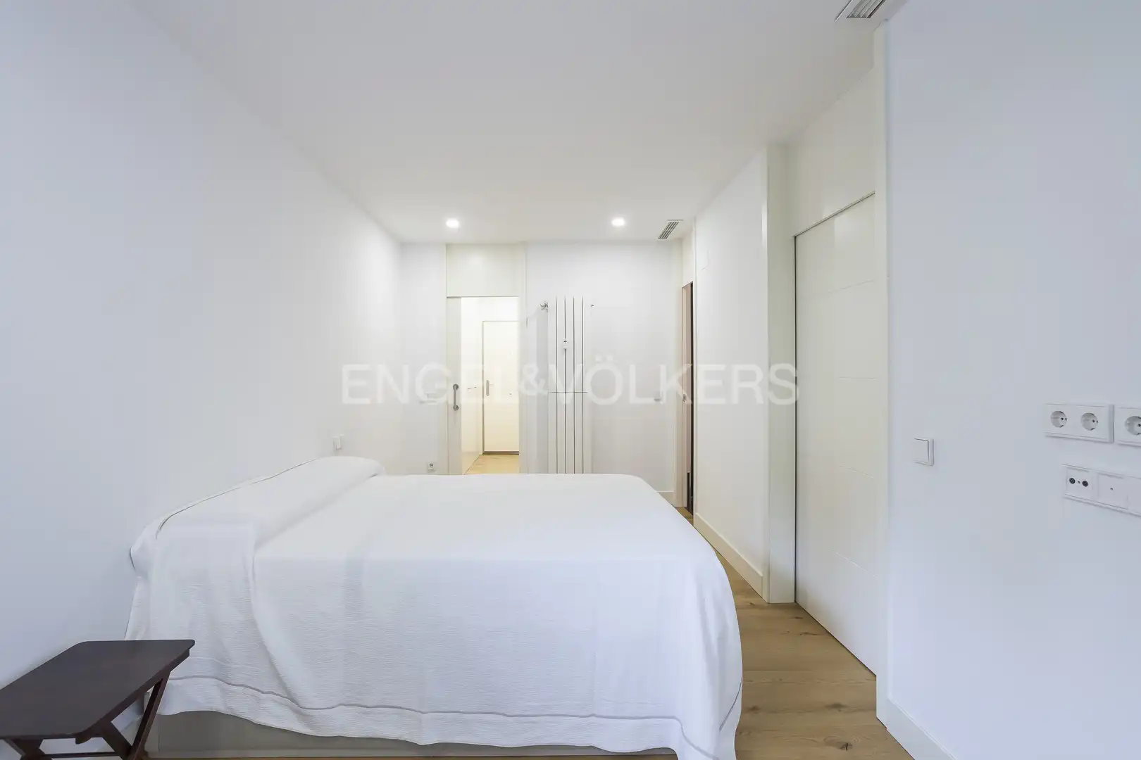 Dormitori de Apartament de lloguer en Madrid amb Aire condicionat, Calefacció i Parquet