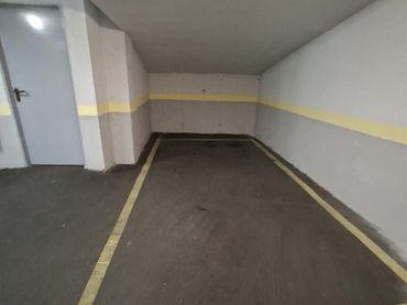 Aparcament en venda a Calle Sierra de Segura