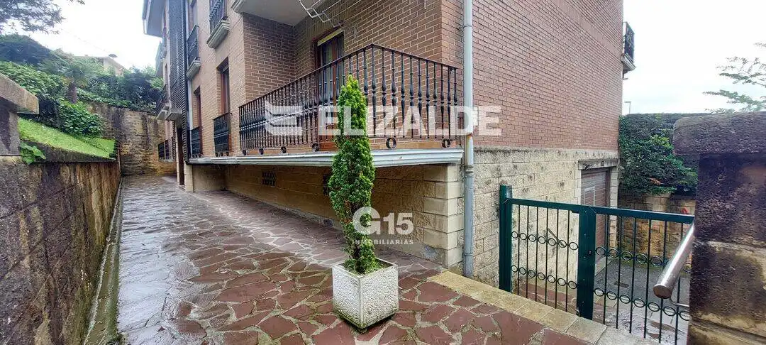 Vista exterior de Piso en venta en Donostia - San Sebastián  con Calefacción, Jardín privado y Terraza