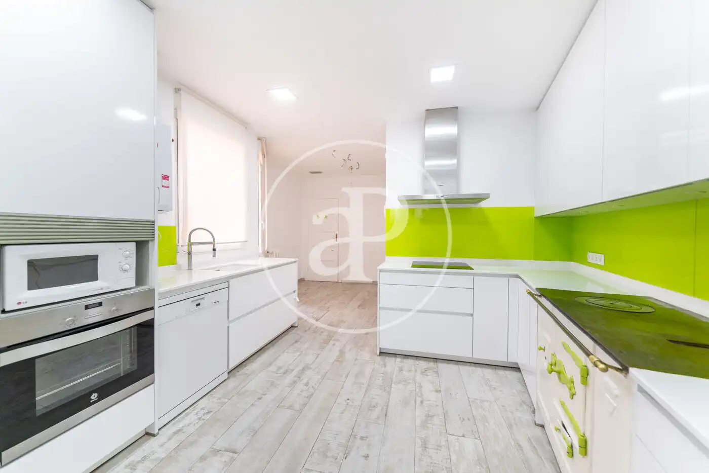 Kitchen of Flat for rent in Madrid  with Air Conditioner and Heating