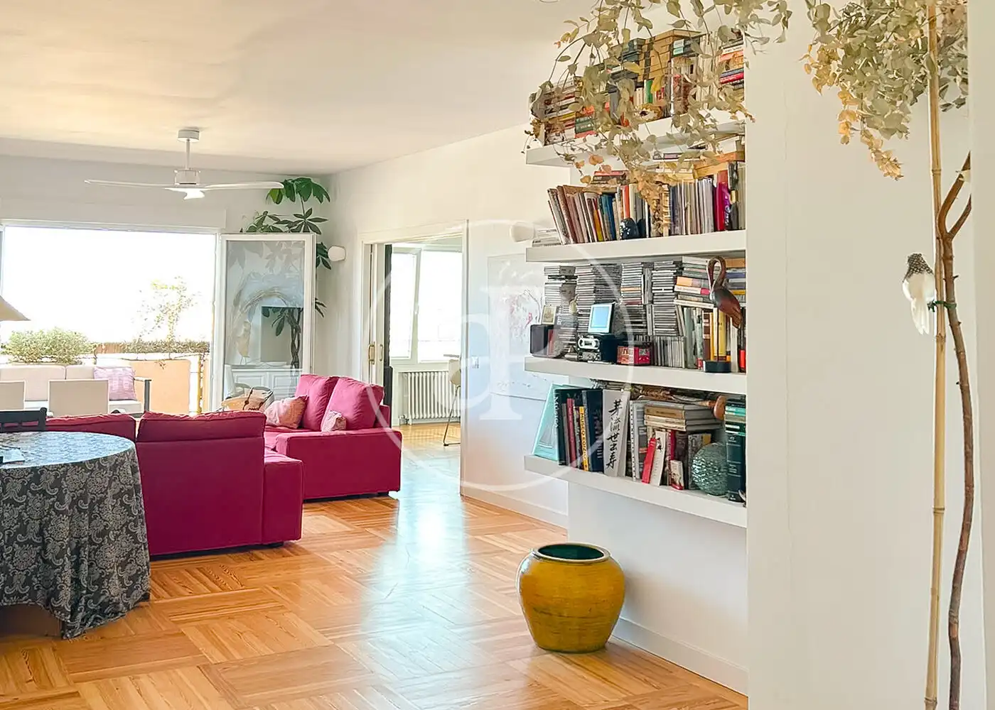 Piso con terraza en venta en Pl. del Conde del Valle de Súchil