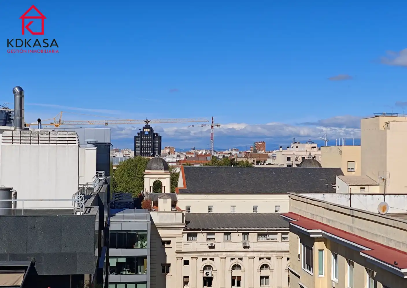 Vista exterior de Ático de alquiler en Madrid con Aire acondicionado, Calefacción y Terraza