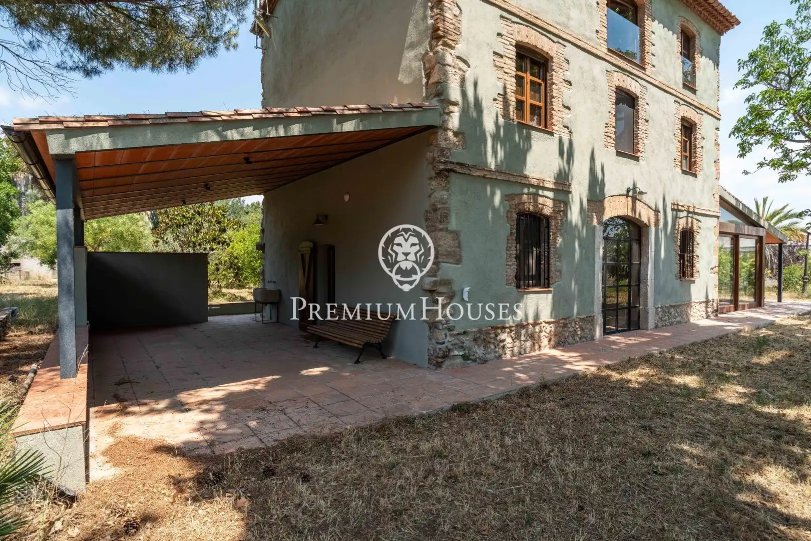 Vista exterior de Casa o xalet en venda en Riudoms amb Aire condicionat, Calefacció i Jardí privat