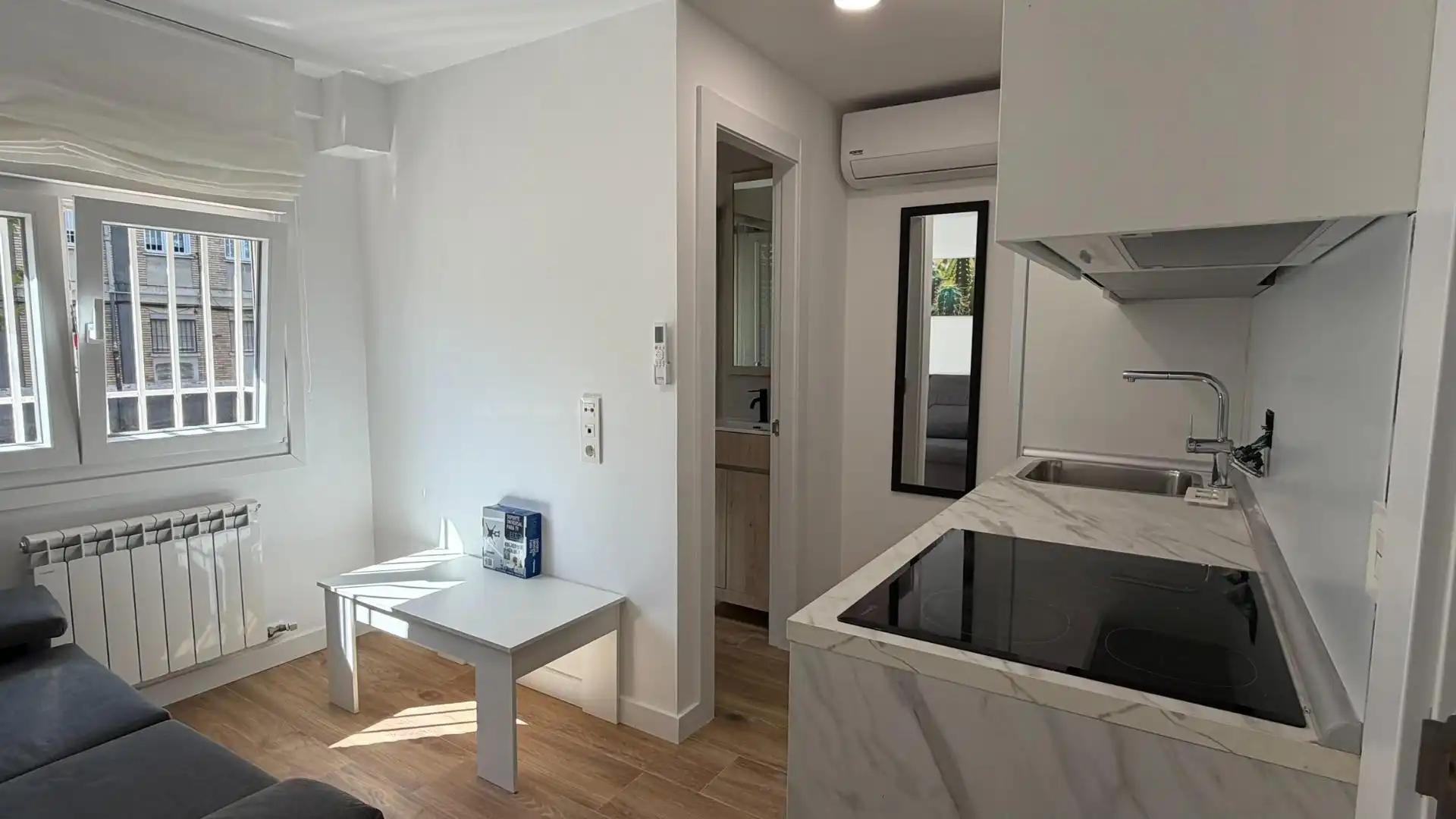 Cuina de Apartament de lloguer en Zaragoza amb Aire condicionat, Calefacció i Moblat
