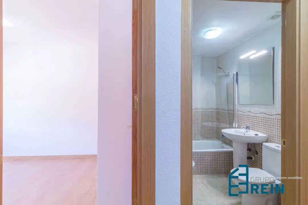 Baño de Piso de alquiler en Magán con Calefacción, Piscina y Balcón