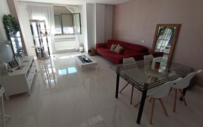 Living room of Flat for sale in Rosselló  with Air Conditioner and Balcony