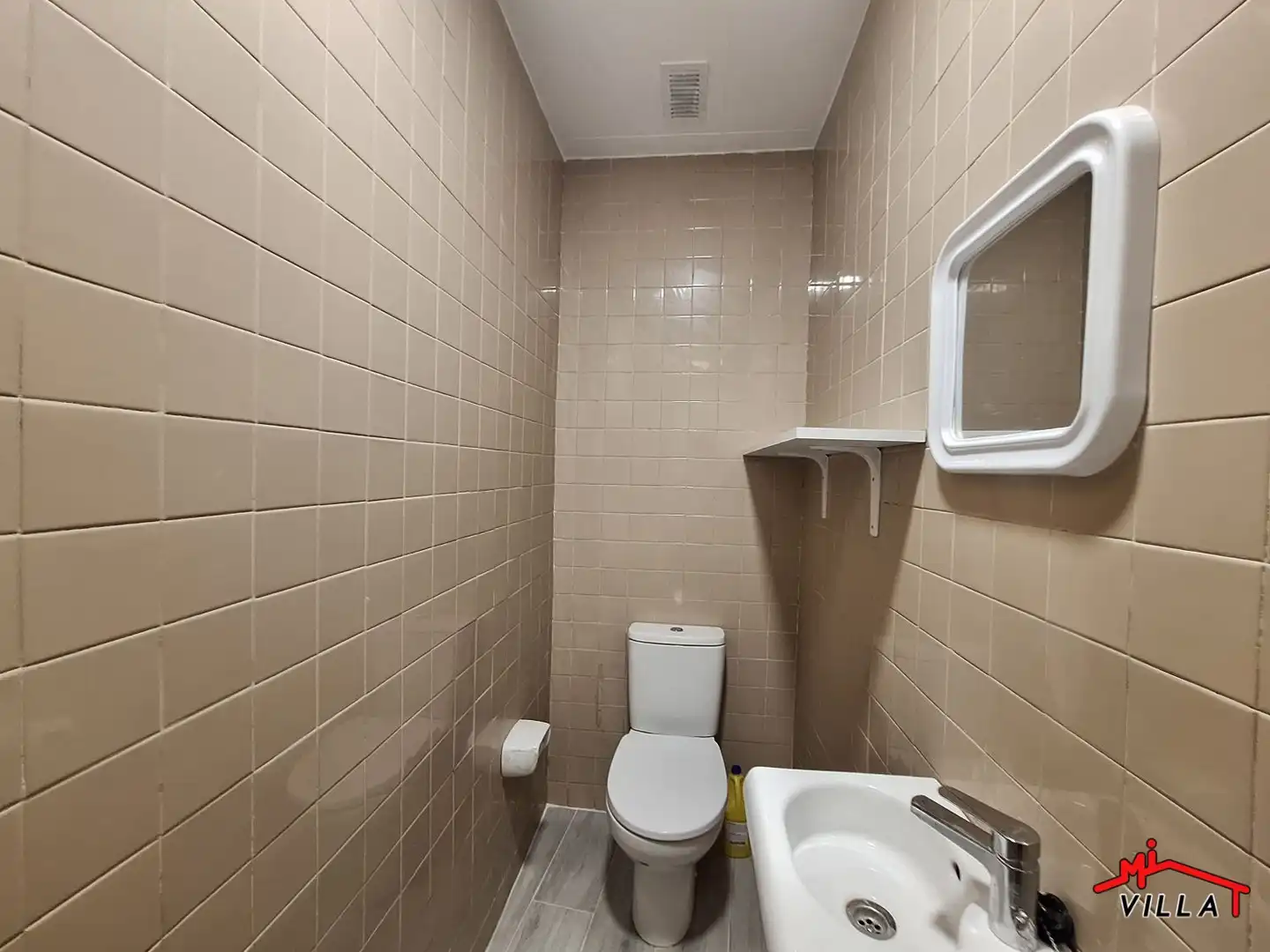 Badezimmer von Geschaftsraum zur Miete in Laredo