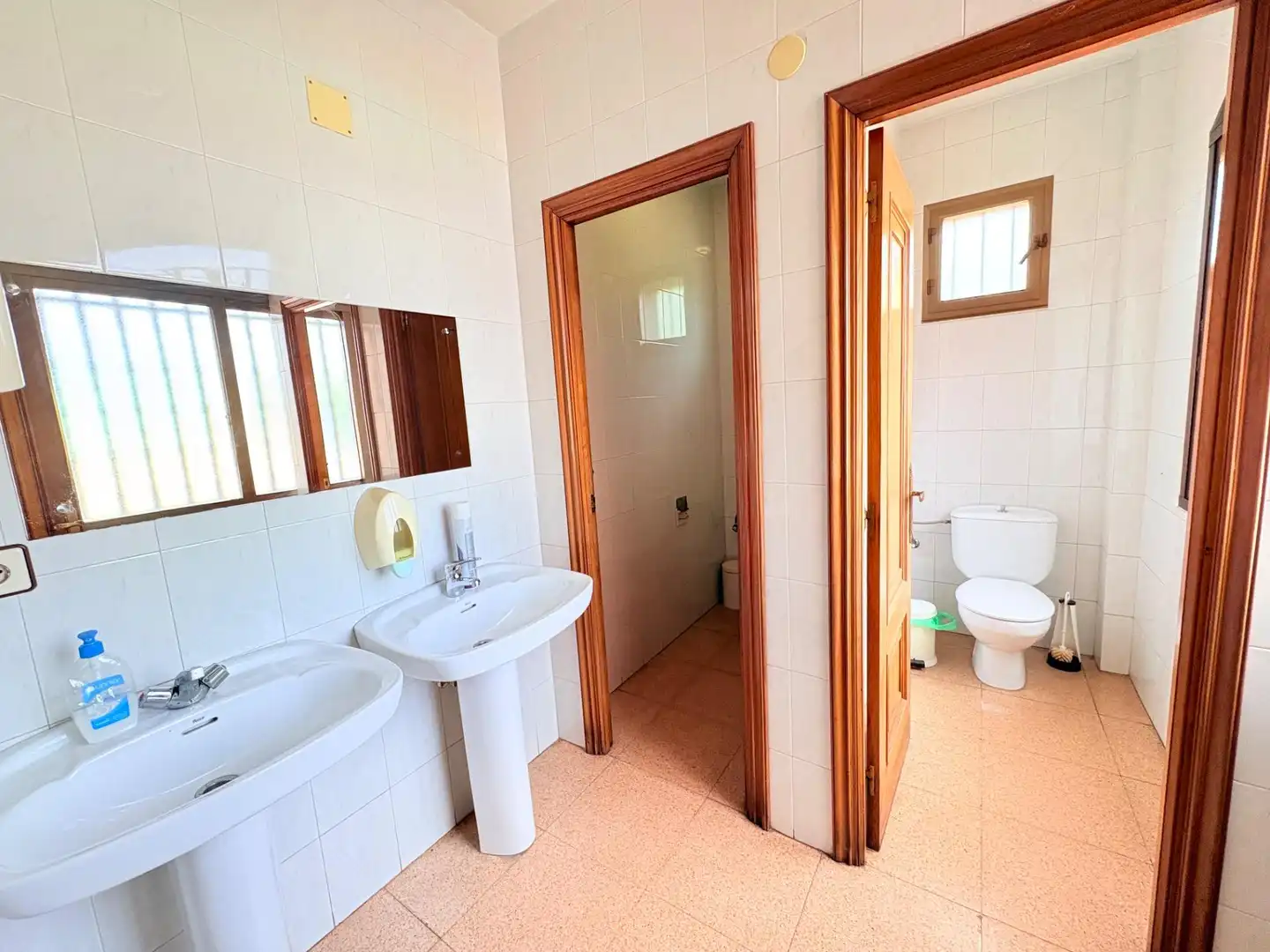 Badezimmer von Gebäude zum Verkauf in Carracedelo